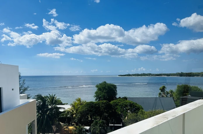 3-Bedroom Penthouse in Central Tamarin - Private Plunge Pool with Sea & Mountain Views