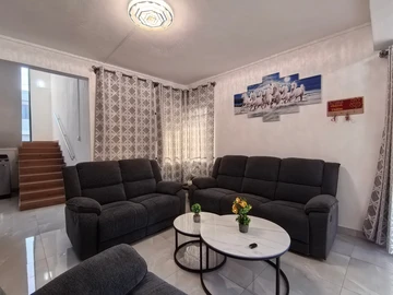 5 Bedroom Villa