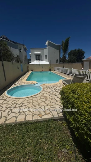 2 bedrooms apartment with pool