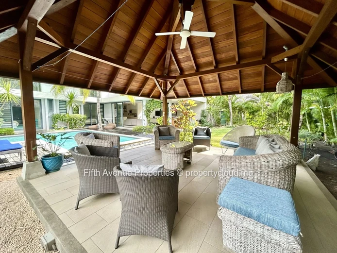 BLACK RIVER - 4 Bedrooms villa with mountain views