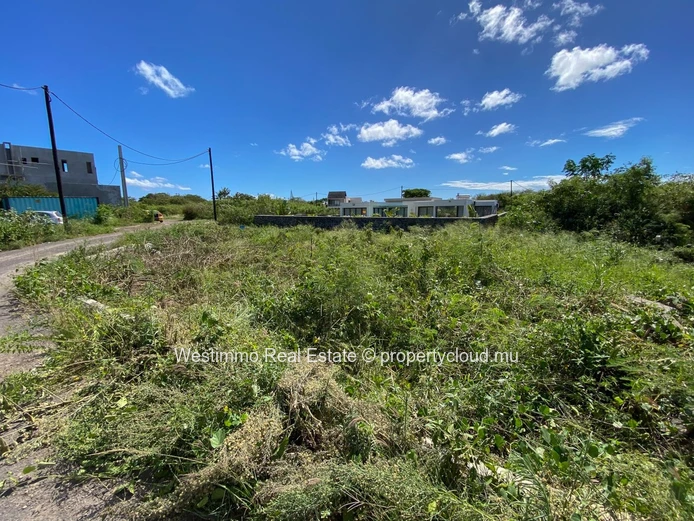 507 m² residential land for sale in Péreybère