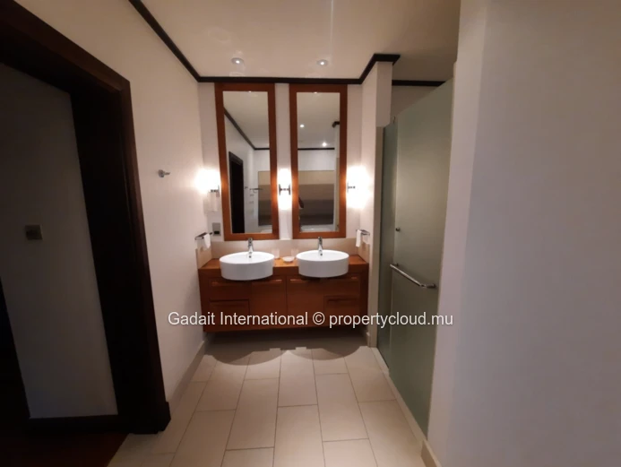Villa de Luxe avec Vue sur le Golf à Louer à Anahita Beau Champ – 15 000 EUR / mois