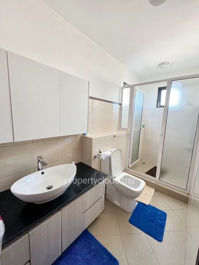 Phoenix (bonne terre) for sale unfurnished 4 bedroom villa with a double garage located in a quiet area.