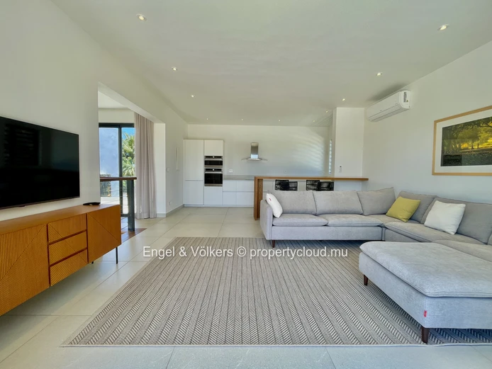 Exceptional Villa Bridging Ocean Luxury and Golfside Tranquility