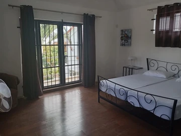 6 Bedroom Villa