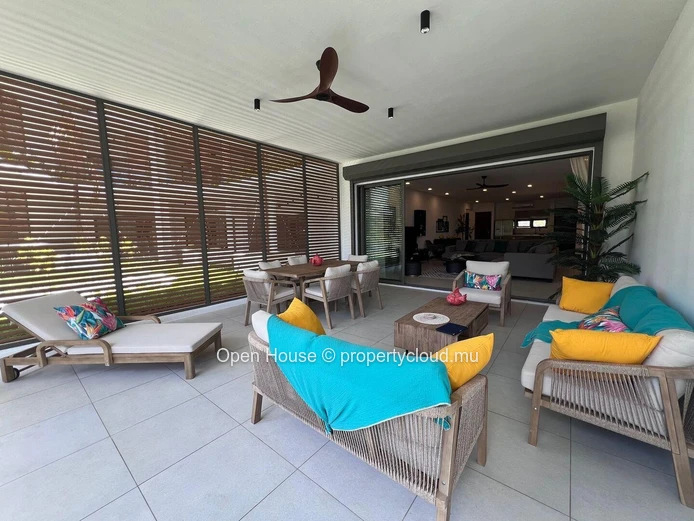 Exclusivité Pointe aux Canonniers. Splendide RDJ dans immeuble neuf, 3 chambres en suite, plage à 100m piscine commune. (Mandat exclusif)