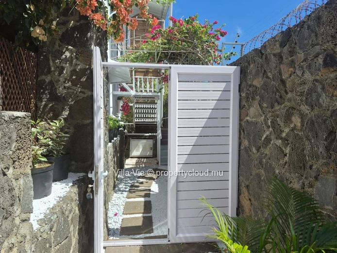Péreybère - Charming one-bedroom apartment (Sole Mandate)