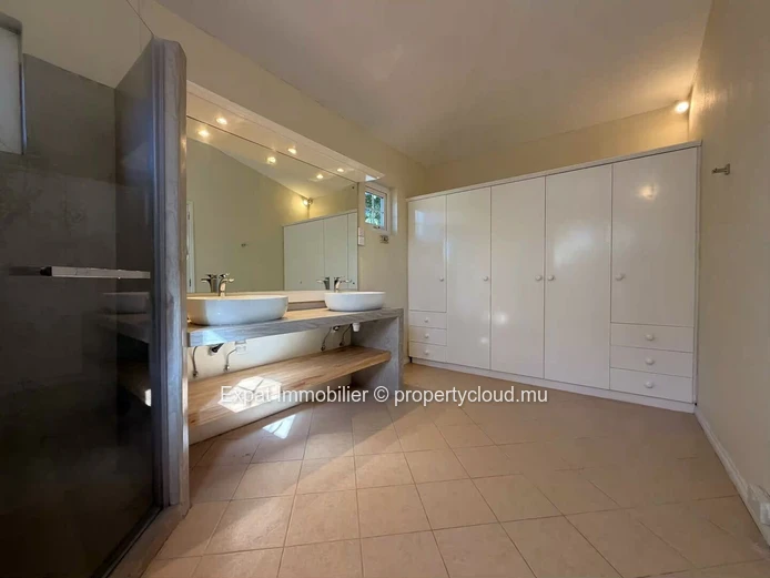 Renovated Family Home with Large Garden and Pool – For Rent in Petite Rivière Noire