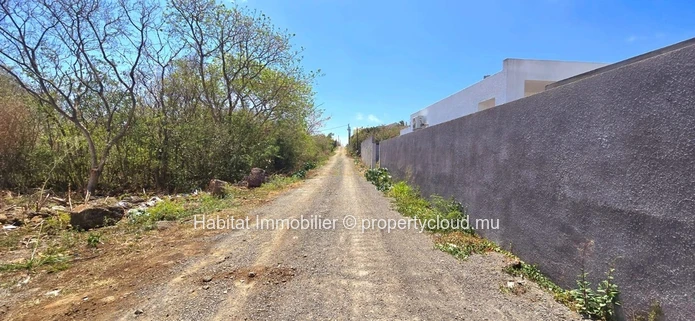 Beautiful residential plot of land of 875 toises, ideally located in Chemin Vingt Pieds Grand Baie