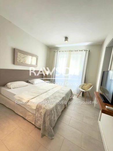 À vendre – Duplex moderne avec vue mer et montagne à Tamarin 