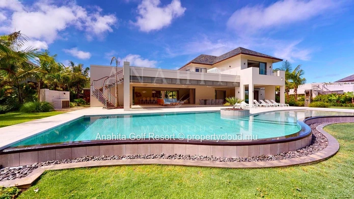 Villa The Gardens B16