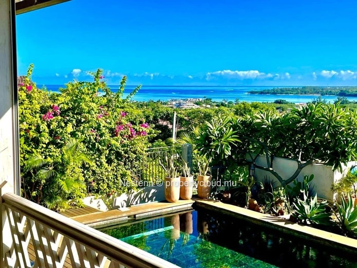 Villa cosy et familiale de 5 chambres avec vue incroyable sur la mer et les montagnes.