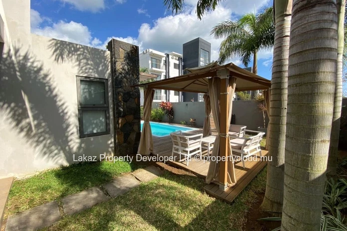 Modern villa in a residence for rent