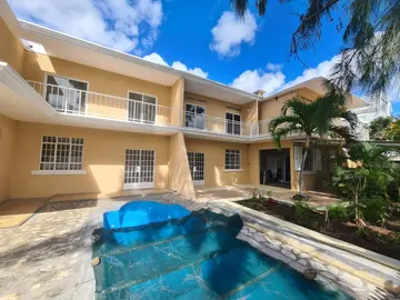 12-Bedroom Duplex Townhouse with Pool in Trou aux Biches, North