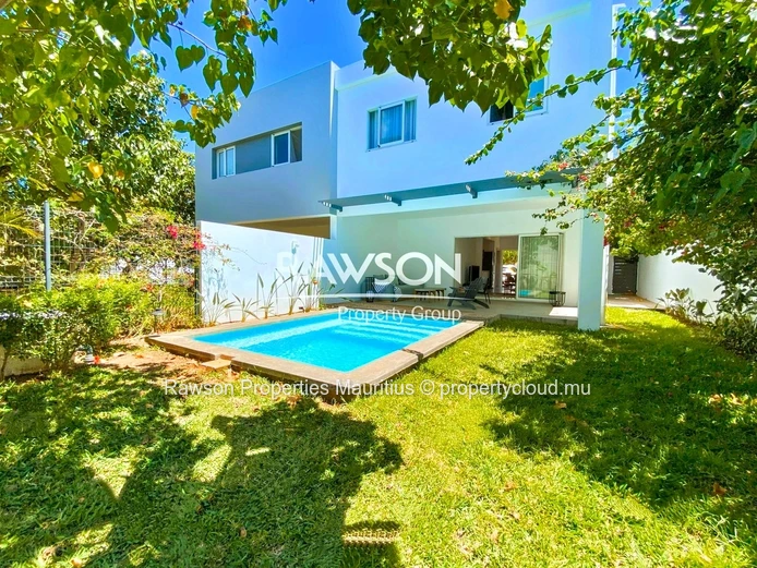 Duplex Meublé De 3 Chambres | Jardin & Piscine | Pereybère | Disponible À Partir De Juillet 2026