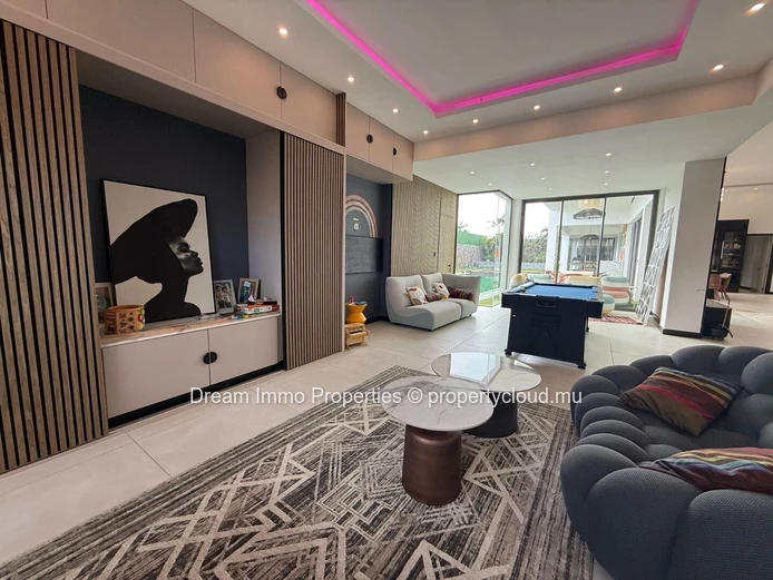 Superbes villas contemporaines neuves à proximité de la mer à Grand Baie – Ile Maurice