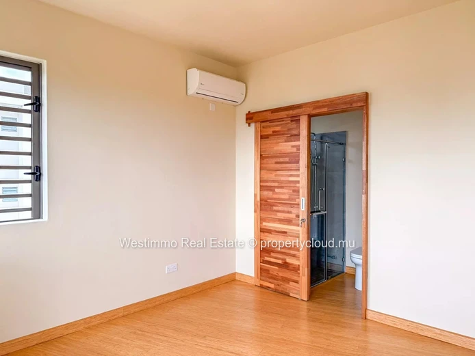 Appartement 3 chambres avec rooftop privé et vue mer à Flic en Flac à vendre