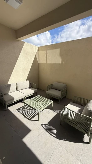 Penthouse Duplex De Luxe À Louer – Ruisseau Palmyre