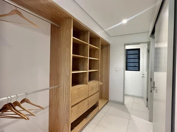 Elegant Lagoon-Level Apartment in Black River – Garden, Light & Privacy