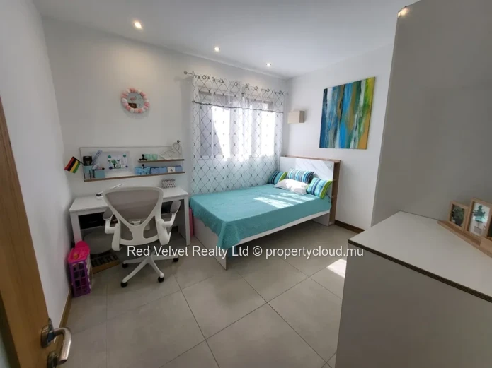 3-Bedroom Apartment for Sale in Pereybère | Pool | Modern Residence
