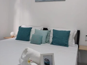6 Bedroom Apartment