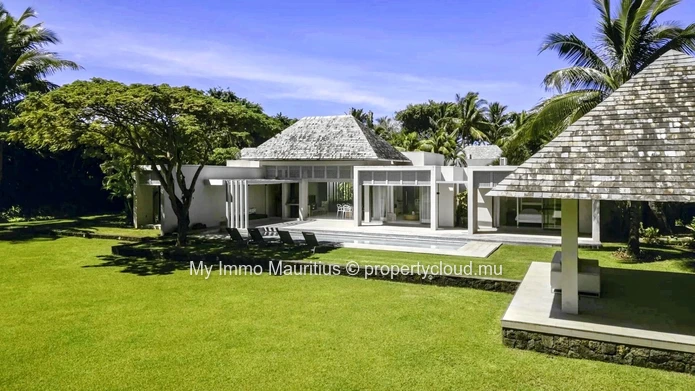Elegance and Serenity - Prestige Golf Villa in Mauritius
