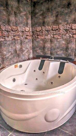 Maison spacieuse de 4 chambres à L'Avenir sur un terrain de 337 m²