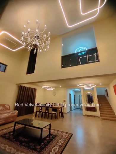 Elegant 4-Bedroom House for Rent in Ébène | Spacious Modern Residence