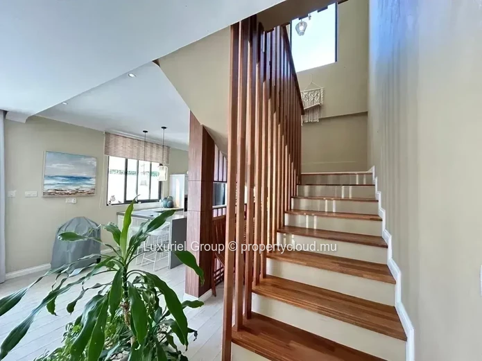 Contemporary Villa for Rent with Pool, Kiosk and Security System