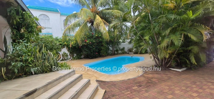 4-bedroom family villa with private pool in Albion – Mauritius