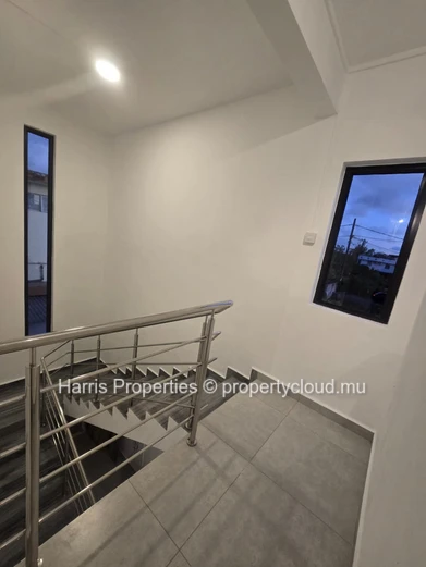 Villa moderne et récente à vendre à Petit Raffray