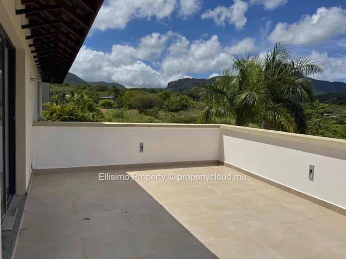 Villa d’Exception à Vendre à Tamarin – Accessible aux Étrangers