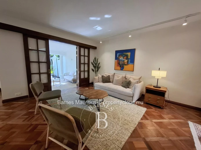 FLOREAL - Renovated duplex with garden - 282 m²