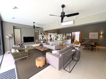 4 Bedroom Villa