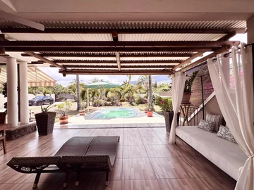 5 Bedroom Villa