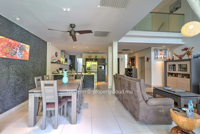 Comfortable 3 bedroom semi-detached villa sold with boat mooring