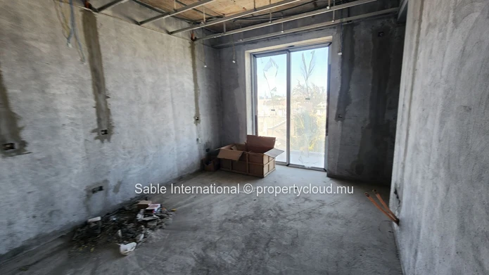 SeaView 3-Bedroom Apartment for Sale in Pereybere with rooftop shared Pool