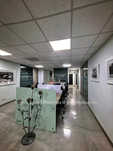 Bureau exécutif meublé avec salle de réunion — Grand Baie, 15,5 m²