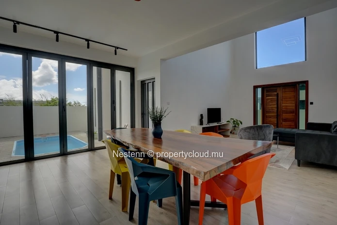 Maison moderne de 226 m² dans le Morcellement Fairview.