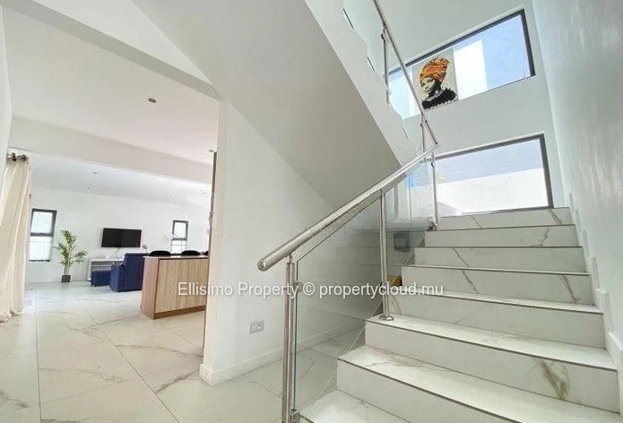 Modern Villa For Rent – Péreybère