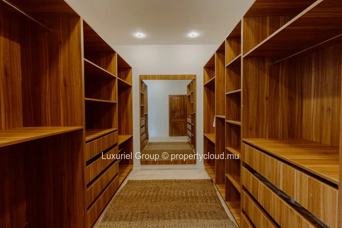 Magnifique Villa Balinaise de 4 Chambres en Suite