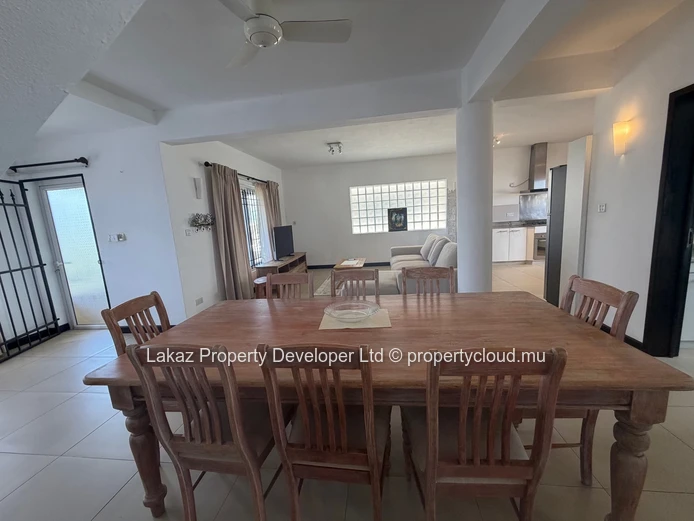 2-Bed Penthouse plus 1 office 