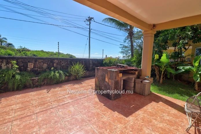 Traditional seafront villa with 3 bedrooms
