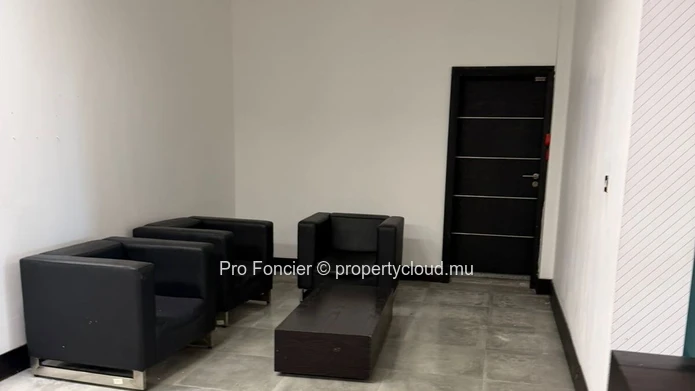 Office for rent in Quatre-Bornes - A strategic and highly visible location 