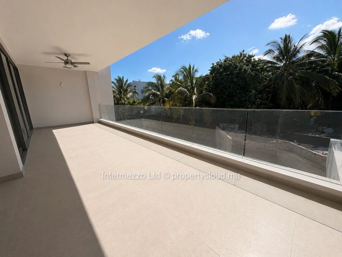 Appartement 3 chambres 147m² à Péreybère – 590 000€ | Livraison imminente | Plage privée à pied | Finitions haut de g...