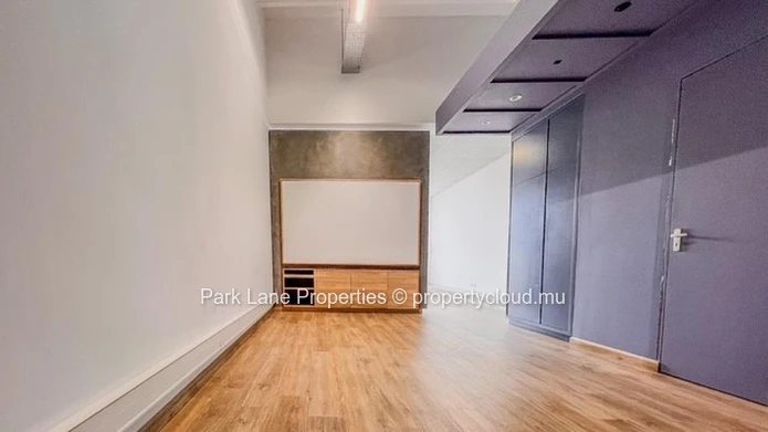 Bureau moderne avec visibilité et accessibilité optimales à Phoenix