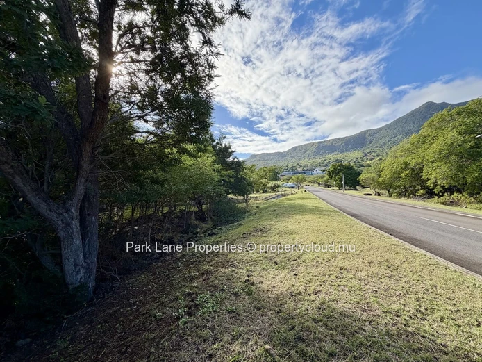 Superbe terrain près d'un espace vert au Domaine de Palmyre