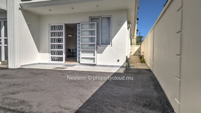 New, nicely furnished duplex 