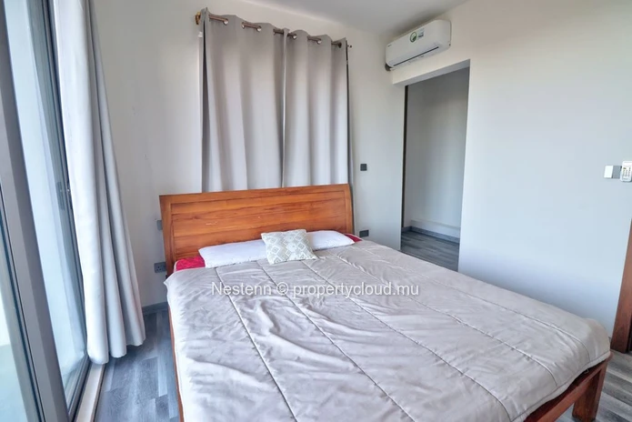 Villa duplex moderne à Côte d'Or avec 4 chambres, 3 salles de bains, vue sur la montagne, cuisine américaine meublée ...