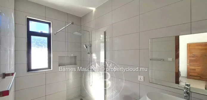 PEREYBERE – Brand-New Contemporary Villa with Pool -  3Bedroom